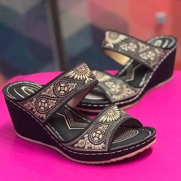 Restocked Italina Black Floral Embroidered Peep Toe Chunky Platform Heel Sandal - Picture 6 of 11